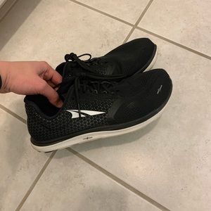 Altra running shoe: solstice size 9